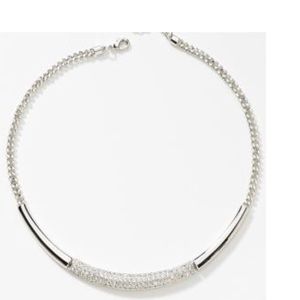 White collar necklace